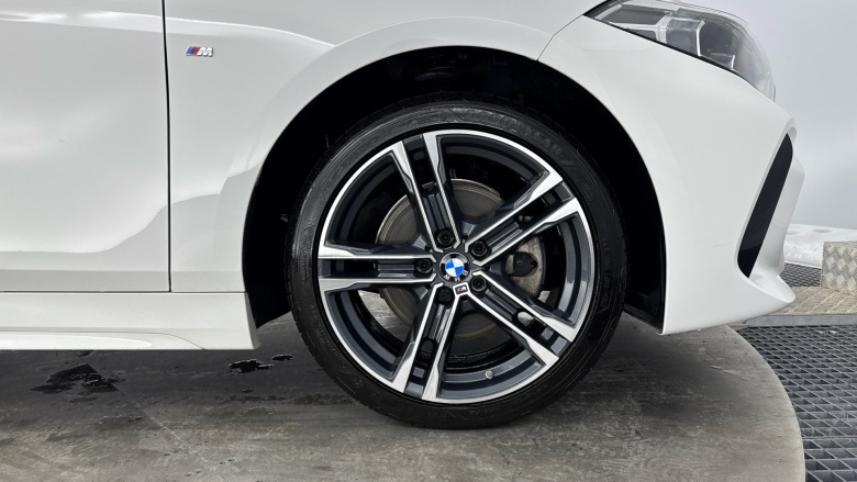 BMW 1 Series 118i M Sport 5dr Step Auto Petrol Hatchback